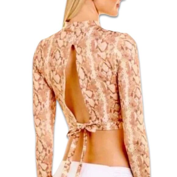 NWT Vitamin A Remy Rashgaurd Top - Picture 3 of 13